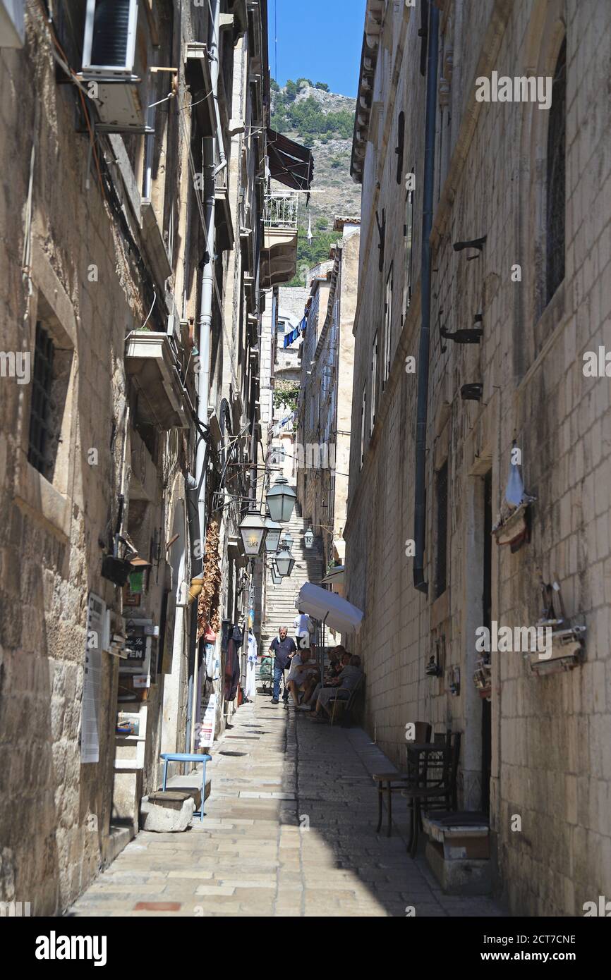 Corona virus collegato strade vuote nella città vecchia di Dubrovnik Foto Stock
