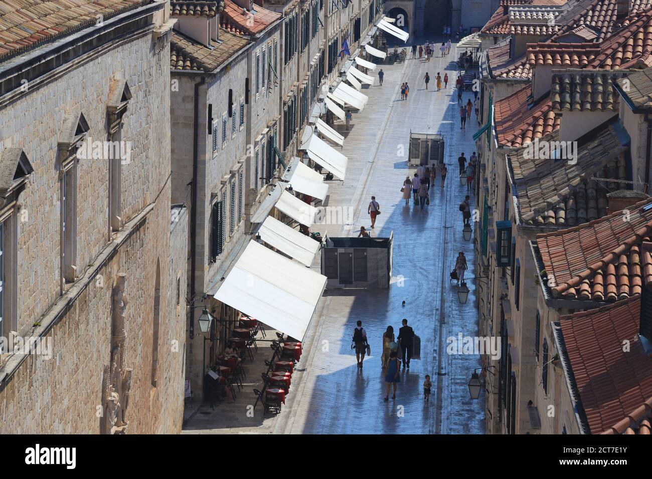 Corona virus collegato strade vuote nella città vecchia di Dubrovnik Foto Stock