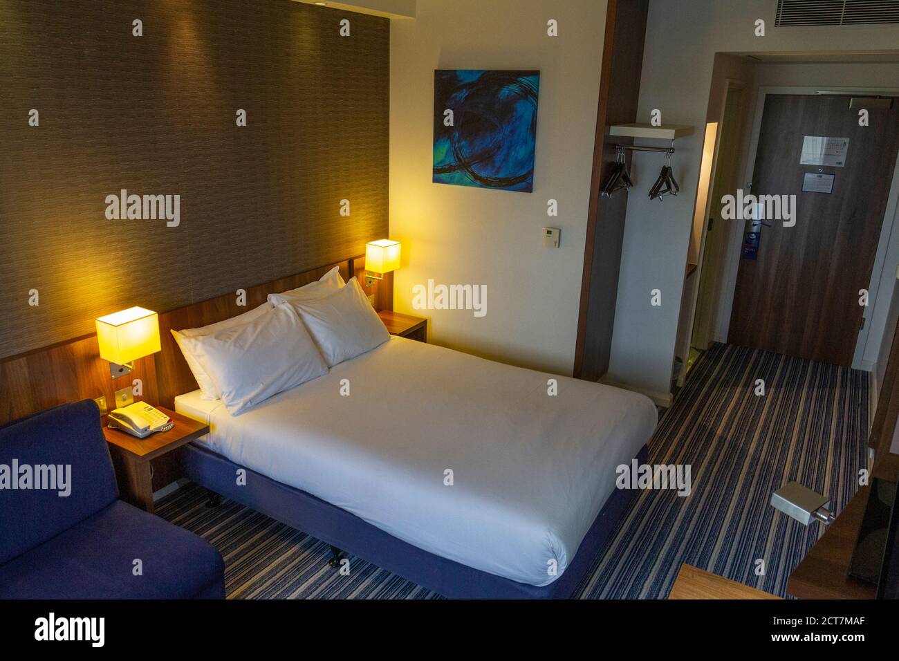 Camera doppia all'Holiday Inn Express Colchester, Colchester, Essex, Regno Unito. Foto Stock