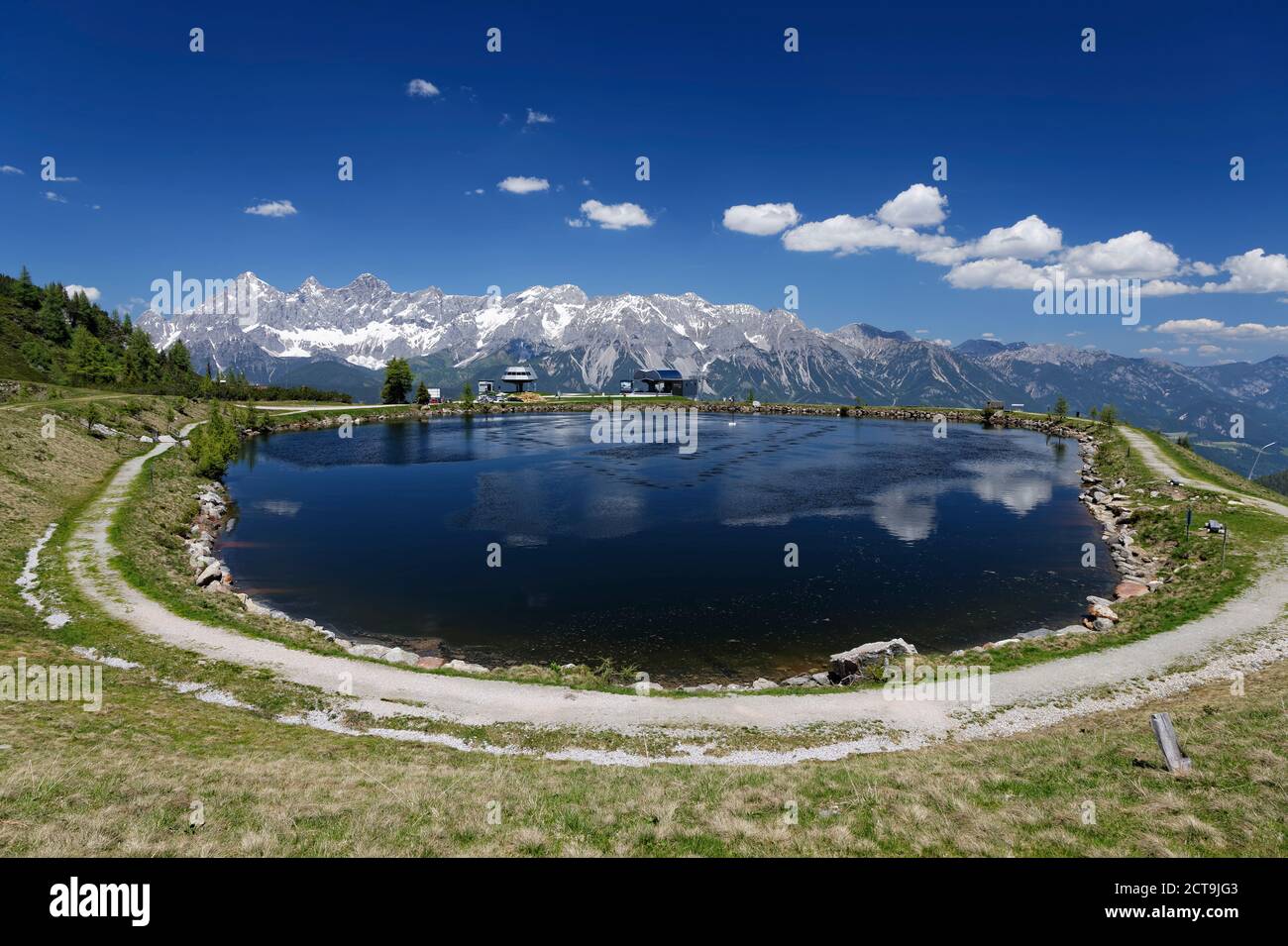 L'Austria, la Stiria, Liezen District, Lago Reiteralm, Vista Montagna Dachstein Foto Stock