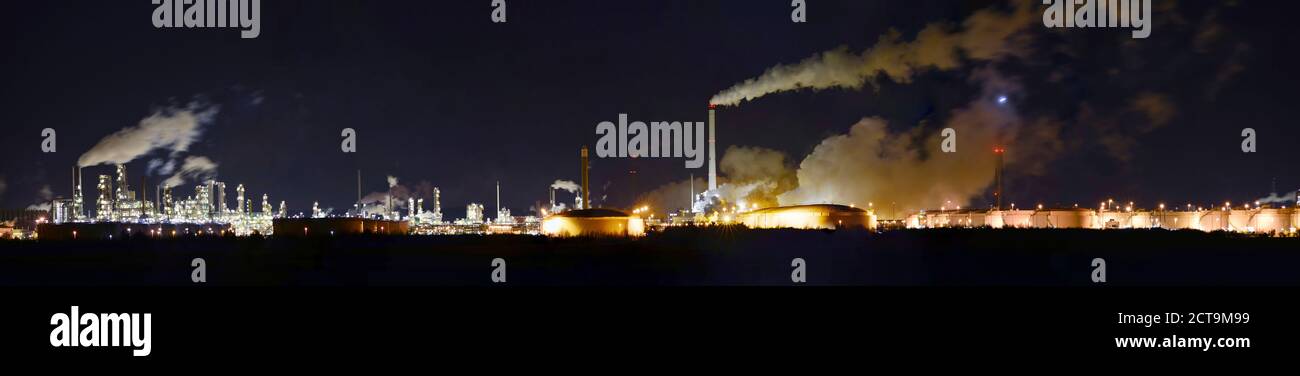 Germania, chimica impianto industriale , raffineria a notte Foto Stock