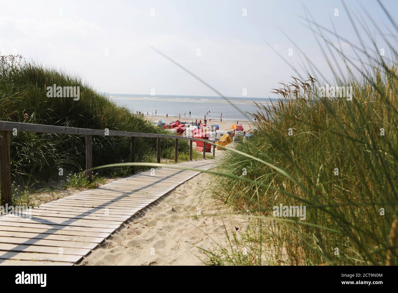 Germania, Bassa Sassonia, Frisia orientale, Langeoog, la strada per la spiaggia Foto Stock