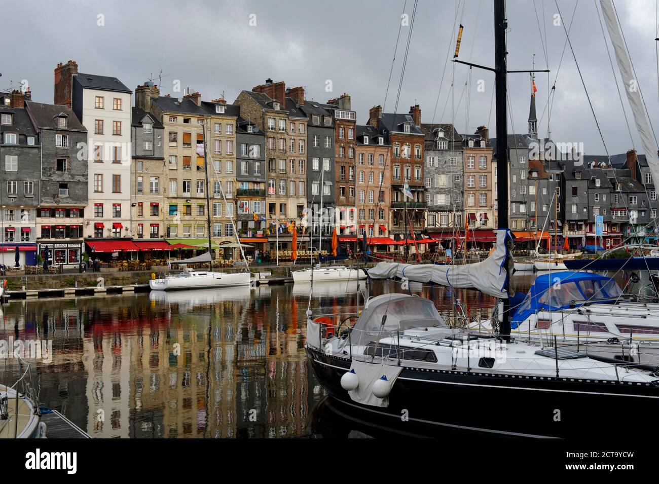 Francia, Basse-Normandie, Calvados, Honfleur, Porto Foto Stock