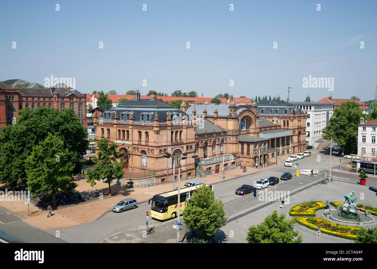 Germania, Schwerin, station square Foto Stock