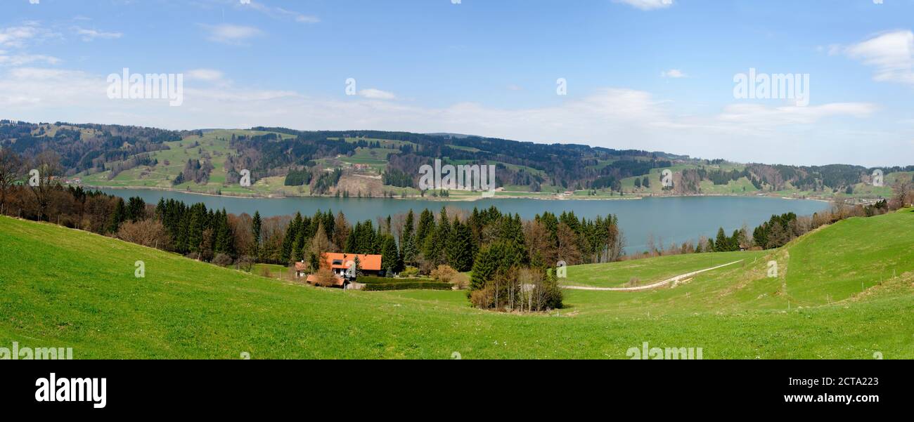 In Germania, in Baviera, Svevia, Allgaeu, vista Alpsee vicino a Immenstadt Foto Stock