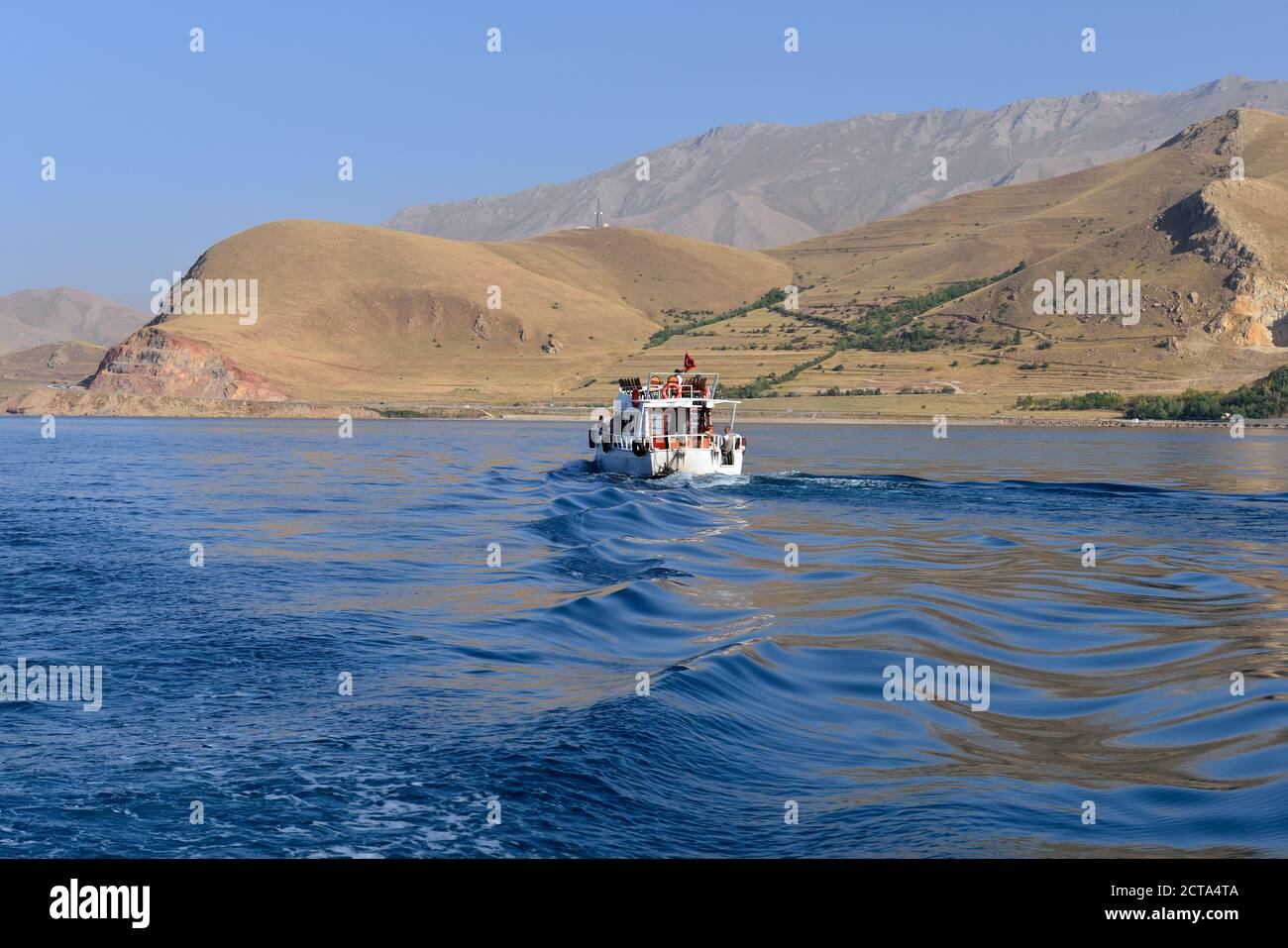 Turchia, Anatolia Orientale, Van provincia, Van Lago, imbarcazione turistica a isola Akdamar Foto Stock