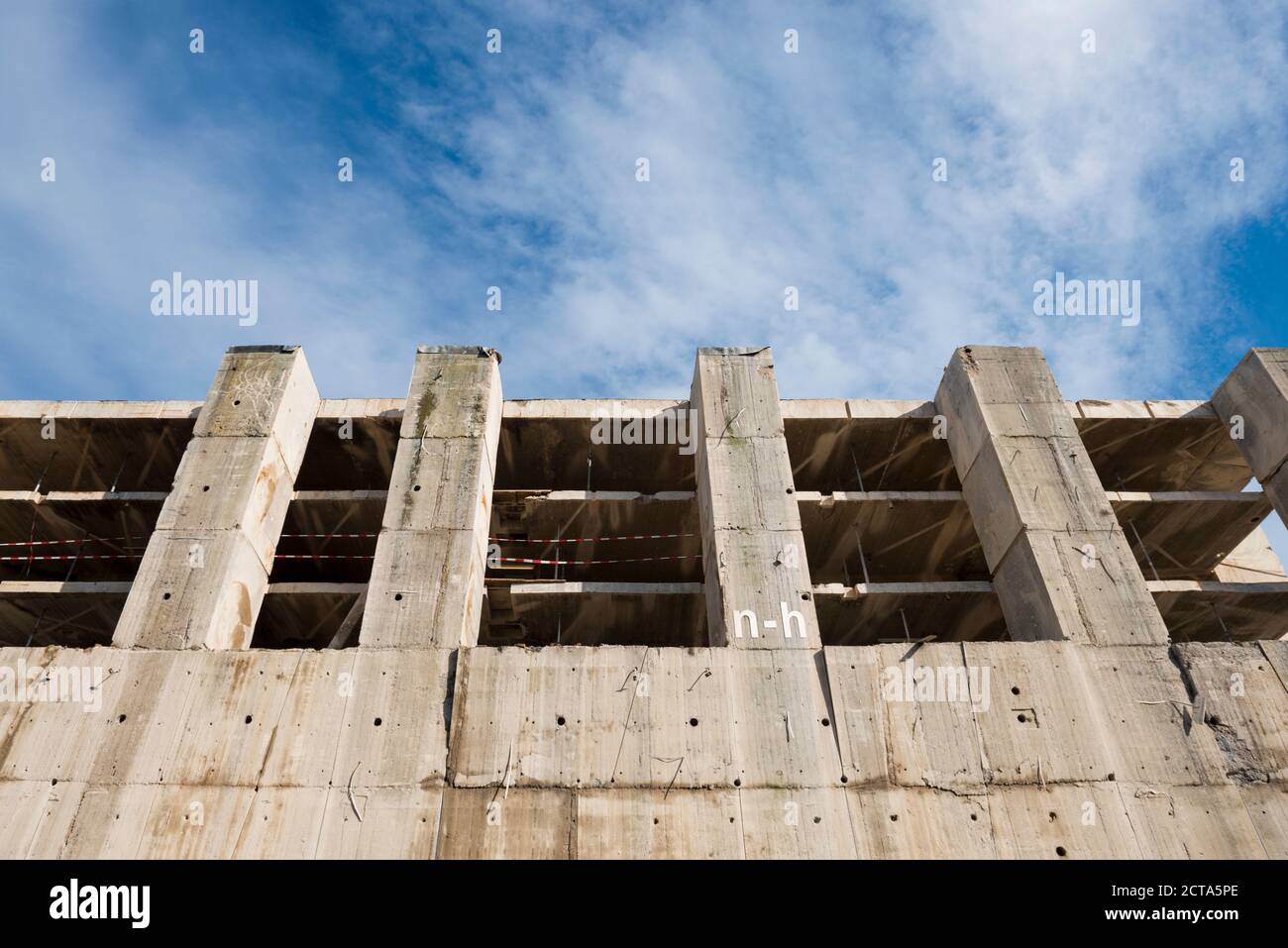 In Germania, in Renania settentrionale-Vestfalia, Duesseldorf Parte della facciata di un grattacielo di bunker Foto Stock