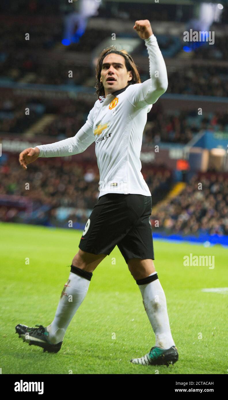 Radamel Falcao celebra il punteggio per Man Utd 1-1 Aston Villa contro Manchester United Premier League. Foto del Copyright : © MARK PAIN / ALAMY Foto Stock