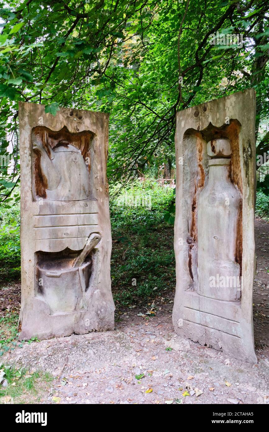 Sculture nel Parco delle sculture del lago Vyrnwy, Powys, Galles Foto Stock