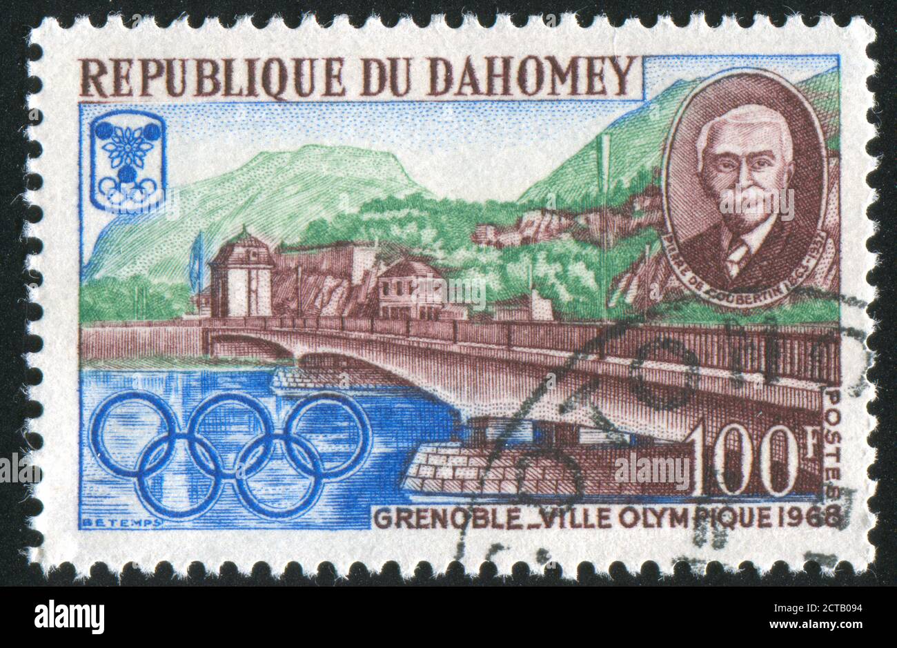 DAHOMEY CIRCA 1968: Francobollo stampato da Dahomey, mostra Rhone Bridge, Grenoble e Pierre de Coubertin, circa 1968 Foto Stock