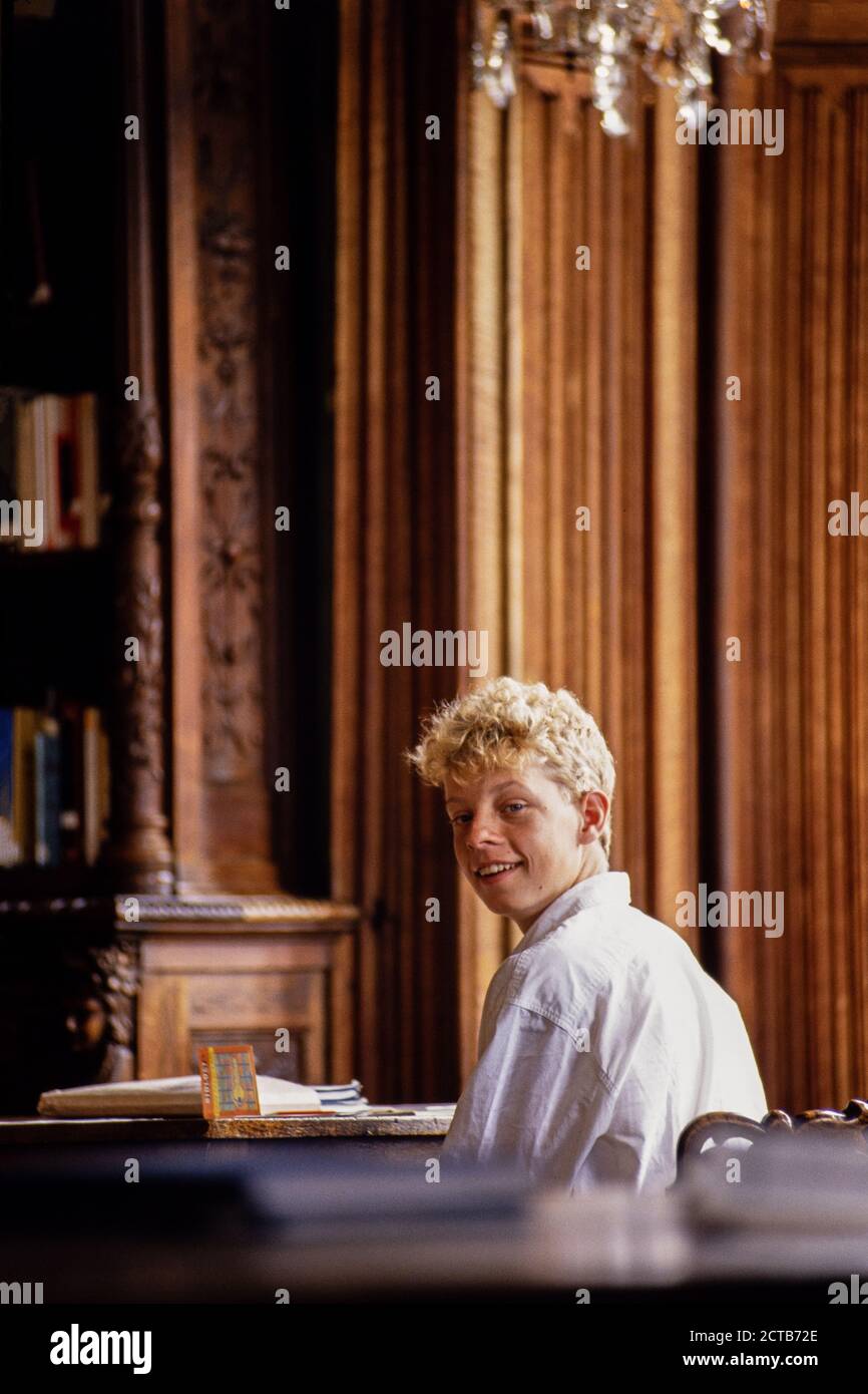 La Canford School di Dorset è una scuola indipendente di pensione e di giorno situata in una ex casa signorile con ampi terreni. 27 giugno 1994. Foto: Neil Turner Foto Stock