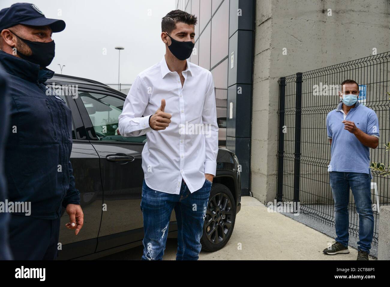 Alvaro Morata arriva allo stadio Allianz per una visita medica a Torino. Foto Stock