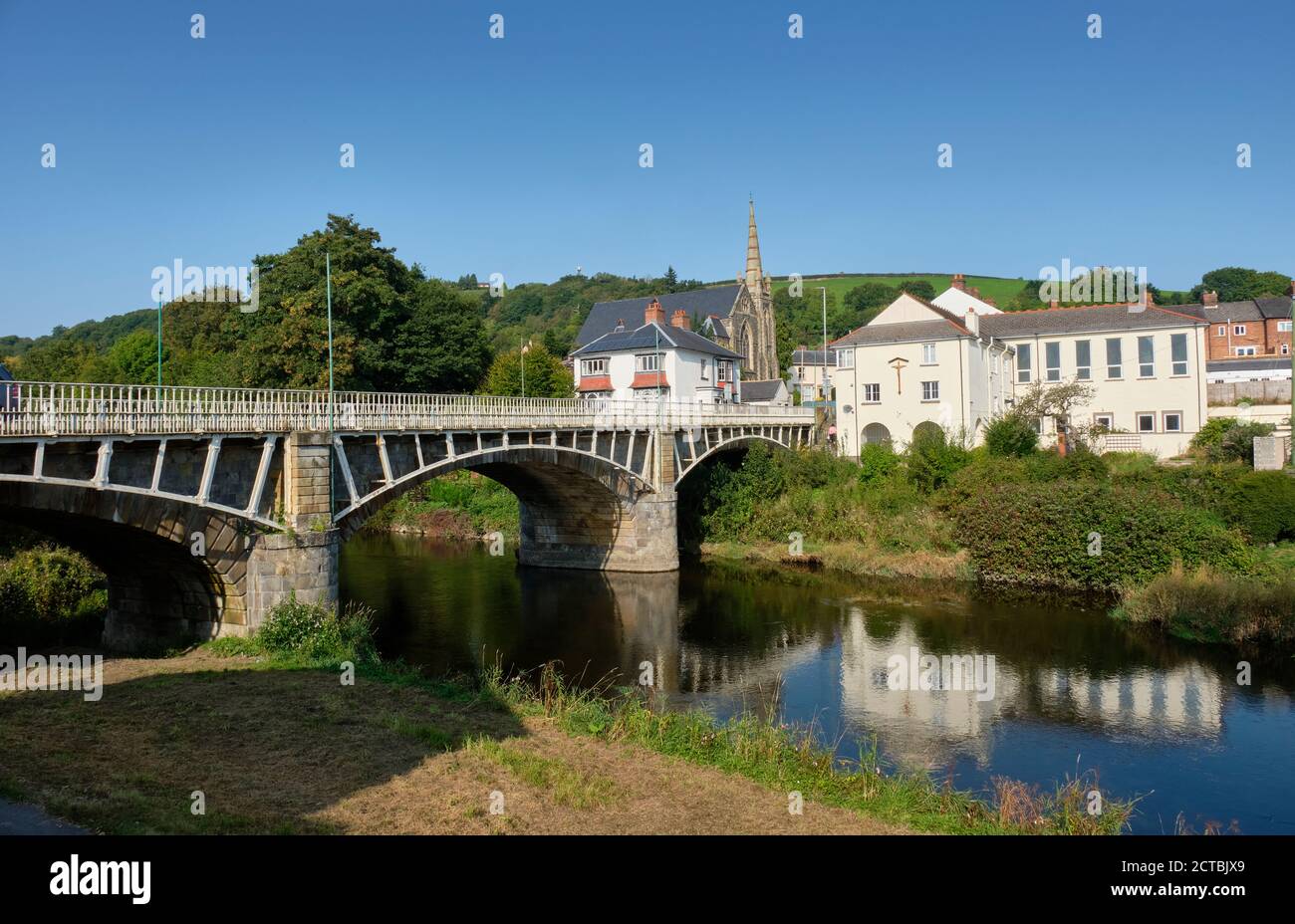 Ponte sul fiume Severn a Newtown, Powys, Galles Foto Stock