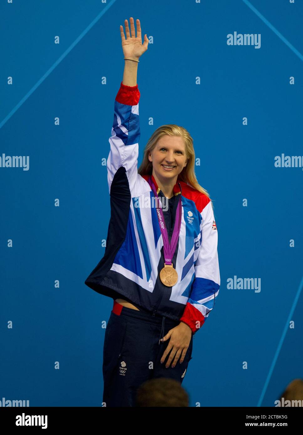 REBECCA ADLINGTON SULLA SUA STRADA PER LA MEDAGLIA DI BRONZO NELLA FINALE FREESTYLE DI 400M LONDRA 2012 OLIMPIADI. IMMAGINE : MARK PAIN / ALAMY Foto Stock