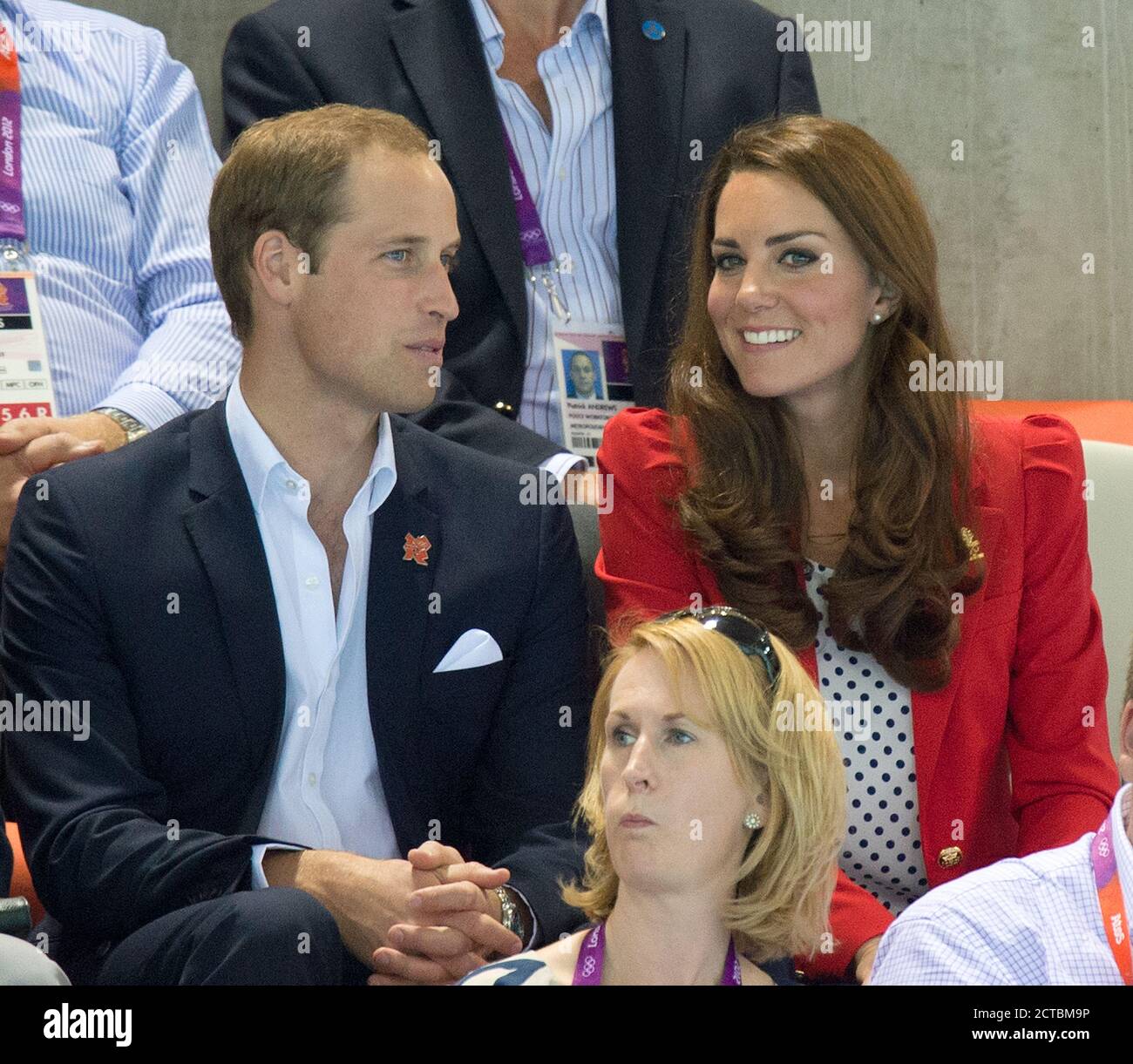 Donna 800m Freestyle Final il principe William e la duchessa di Cambridge cheer su Rebecca Adlington. Londra 2012. IMMAGINE : © MARK PAIN / ALAMY Foto Stock