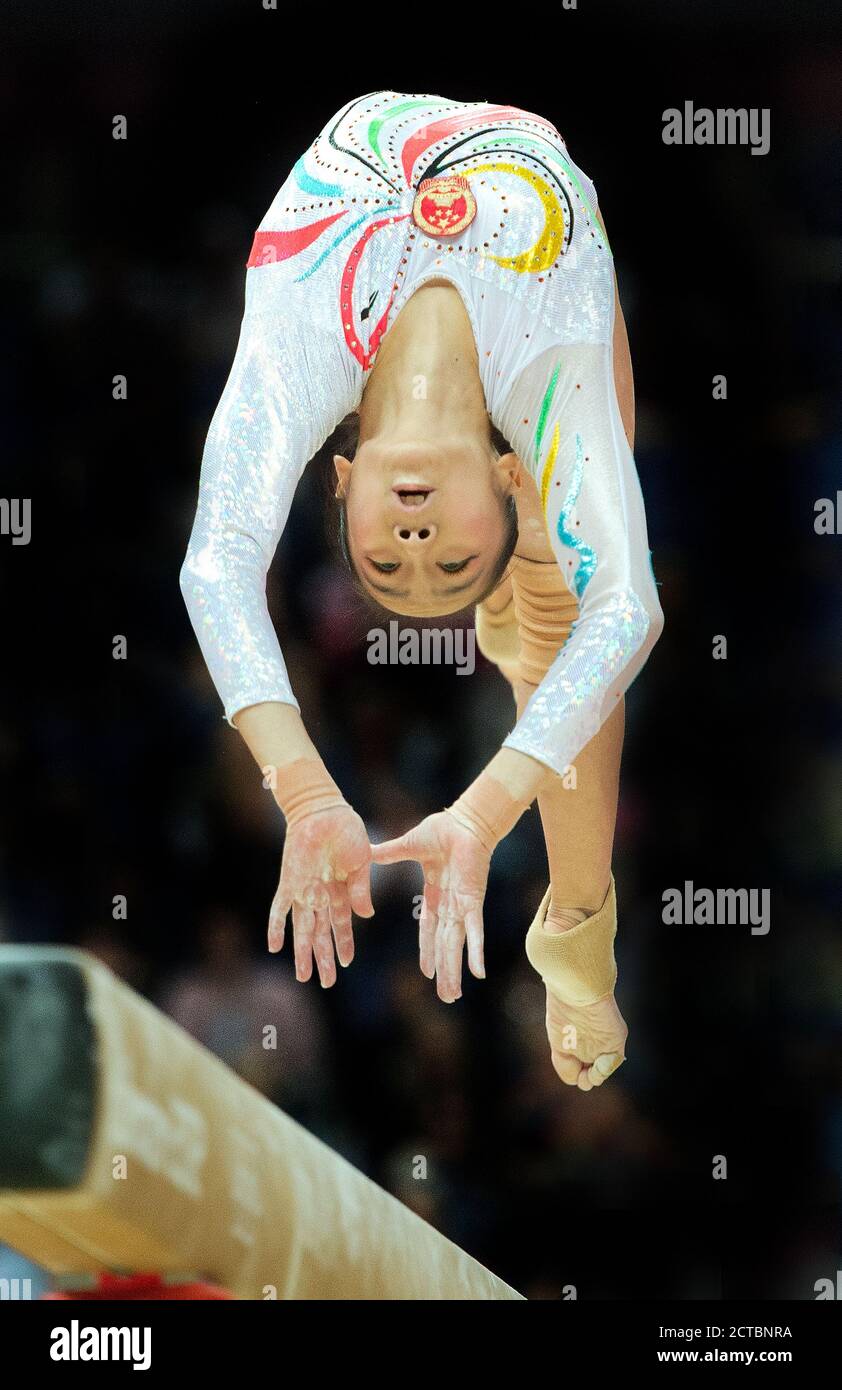 MEDAGLIA D'ORO LINLIN DENG OF CHINA WOMEN'S BEAM FINAL LONDRA 2012 OLIMPIADI NORTH GREENWICH ARENA COPYRIGHT PICTURE : MARK PAIN / ALAMY Foto Stock