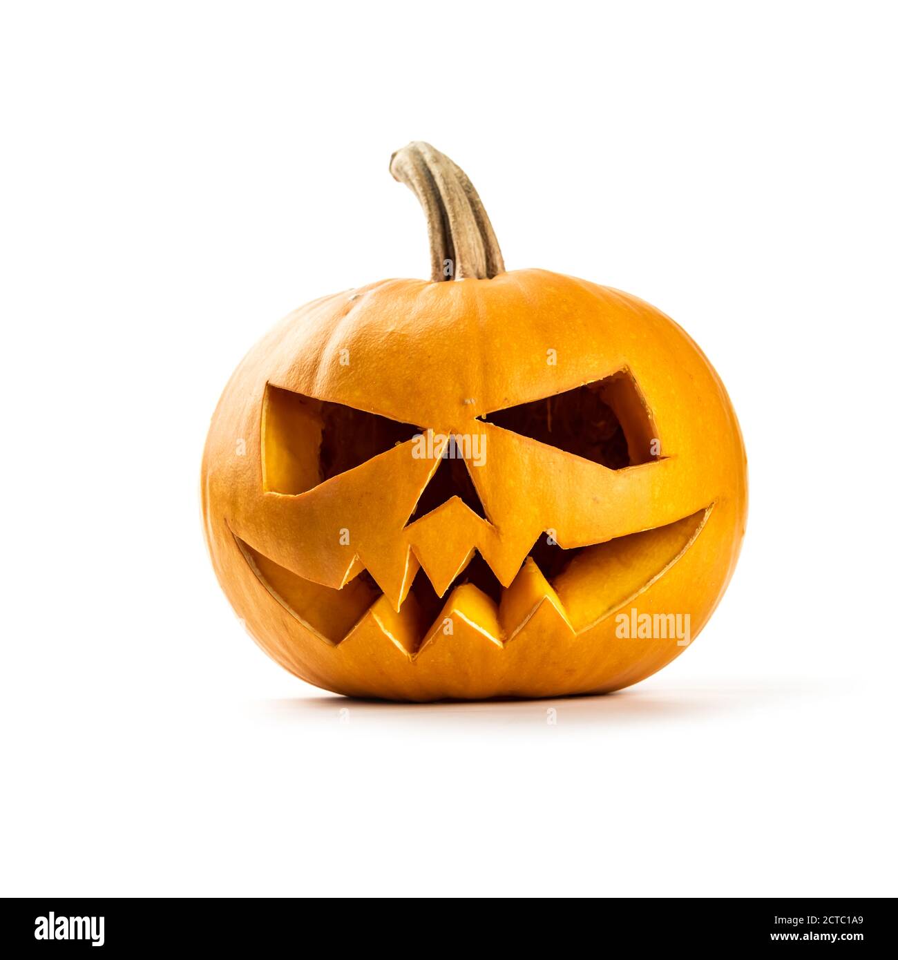 Zucca di Halloween isolati su sfondo bianco Foto Stock