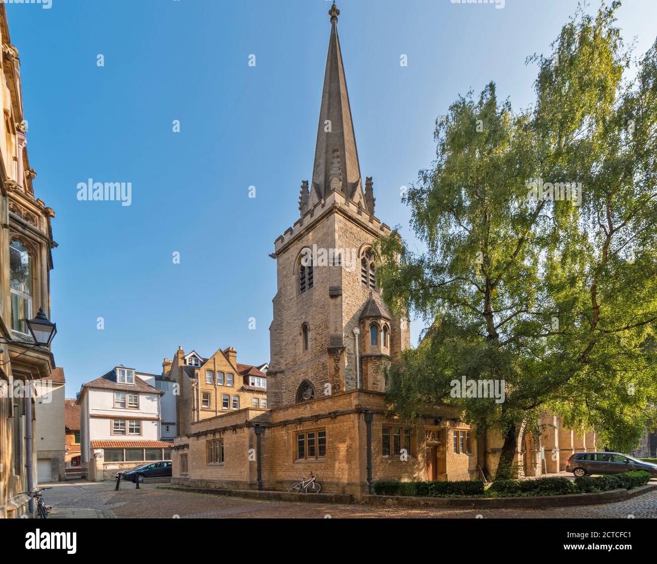 OXFORD CITY ENGLAND PEMBROKE SQUARE E PEMBROKE COLLEGE AND CHURCH Foto Stock