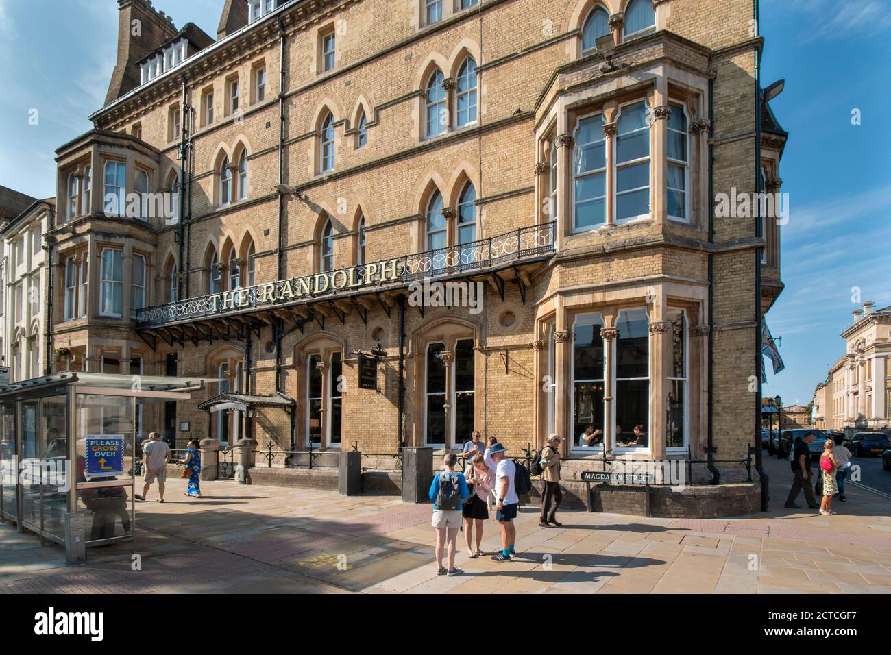 OXFORD CITY ENGLAND THE RANDOLPH HOTEL IN MAGDALEN STREET Foto Stock