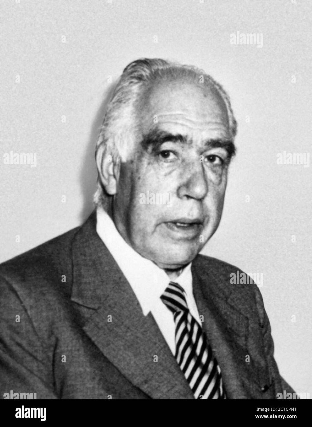 Niels Bohr. Ritratto del fisico teorico danese, Niels Henrik David Bohr (1885-1962), c.1954 Foto Stock