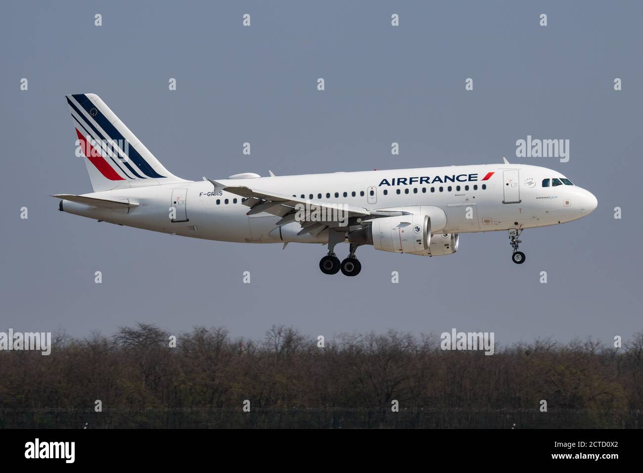 Budapest / Ungheria - 8 aprile 2019: Air France Airbus A319 F-GRHS aereo passeggeri arrivo e atterraggio all'aeroporto di Budapest Foto Stock