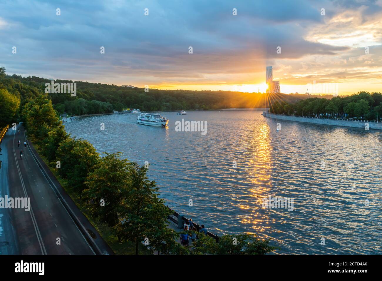 Tramonto sul fiume Moskva a Mosca, Russia. Foto Stock