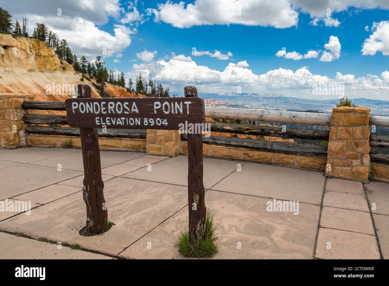 Cartello al Ponderosa Point Overlook nel Bryce Canyon National Park, Utah Foto Stock