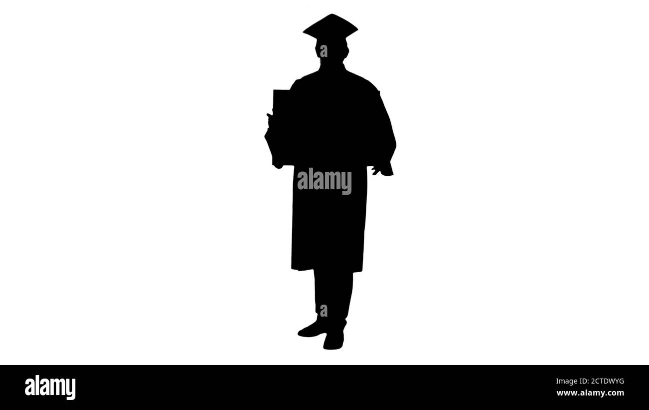 Silhouette sorridente laureato maschio in mortarboard tenendo vuoto si Foto Stock