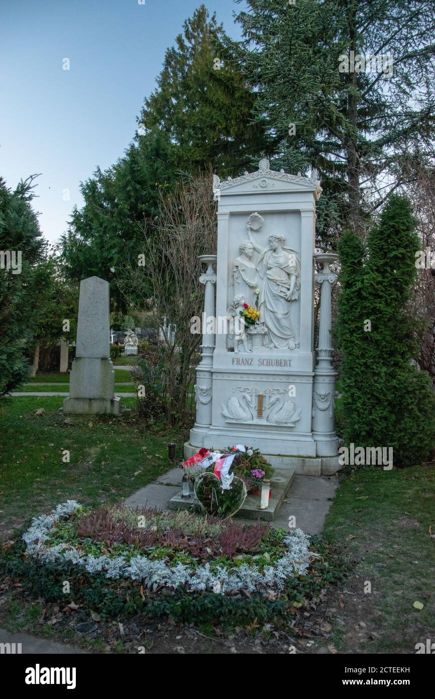 Tomba di Franz Peter Schubert (31 gennaio 1797 – 19 novembre 1828), compositore austriaco. Cimitero centrale di Vienna, Vienna, Austria Foto Stock