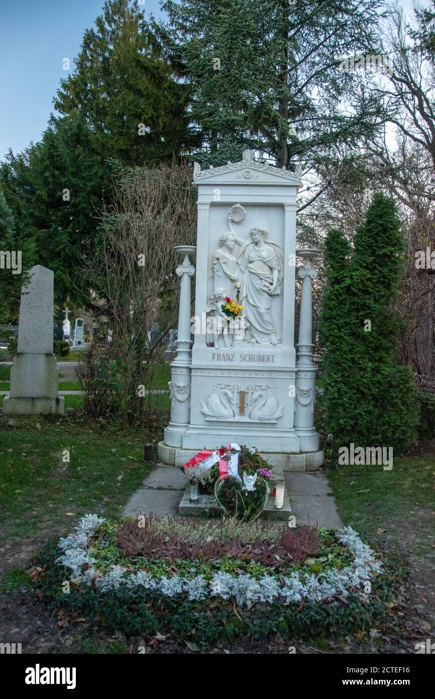 Tomba di Franz Peter Schubert (31 gennaio 1797 – 19 novembre 1828), compositore austriaco. Cimitero centrale di Vienna, Vienna, Austria Foto Stock
