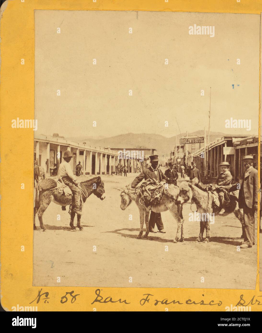 Burros e persone su San Francisco Street., Brown, William Henry (1928-), New Mexico, Santa Fe (N.M Foto Stock