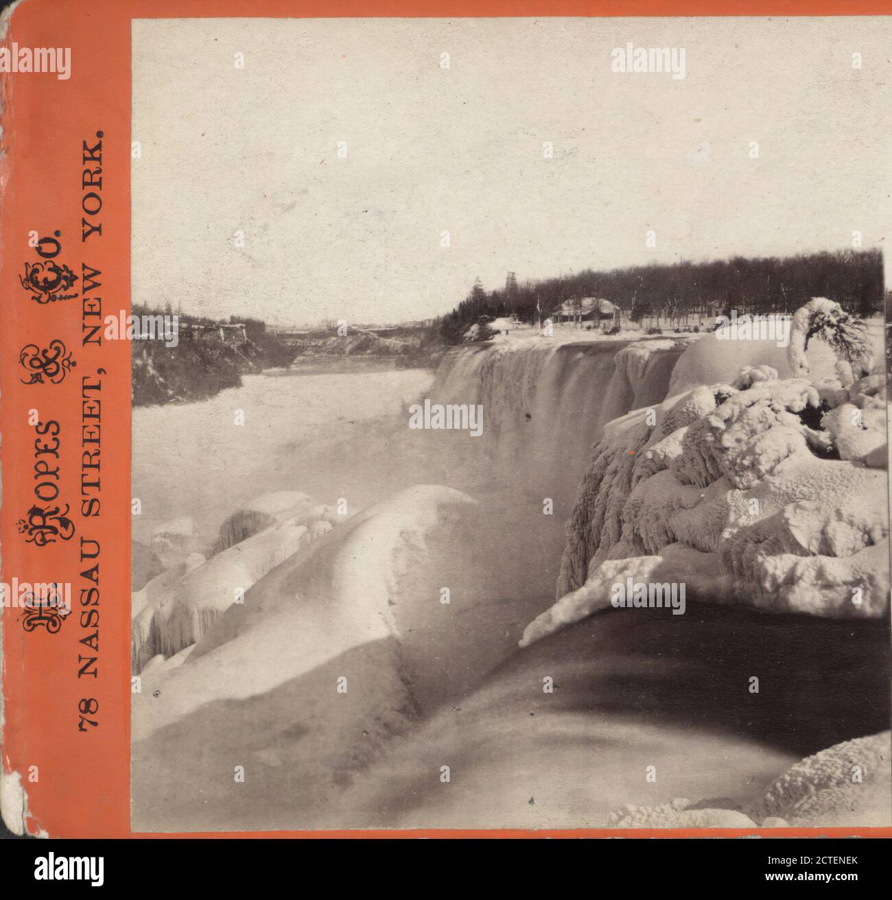 Caduta americana dalla schiena di Hog, mostrando i tumuli pesanti di ghiaccio., H. Ropes & Co., New York (Stato), Niagara Falls (N.Y. e Ont.), Niagara Falls Foto Stock