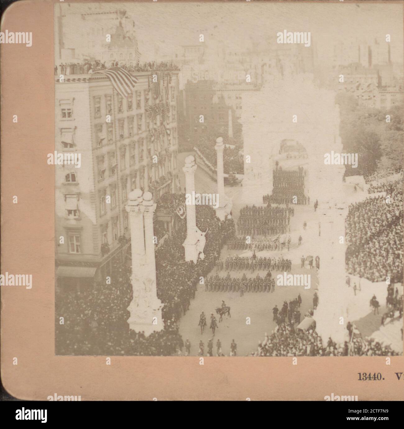 La vittoria suona la sua tromba, il Grande Arco Navale eretto in onore dell'Ammiraglio Geo Dewey, Hero of Manila, New York., 1899, New York (state), New York (N.Y.), Manhattan (New York, N.Y.), Madison Square (New York, N. Y Foto Stock