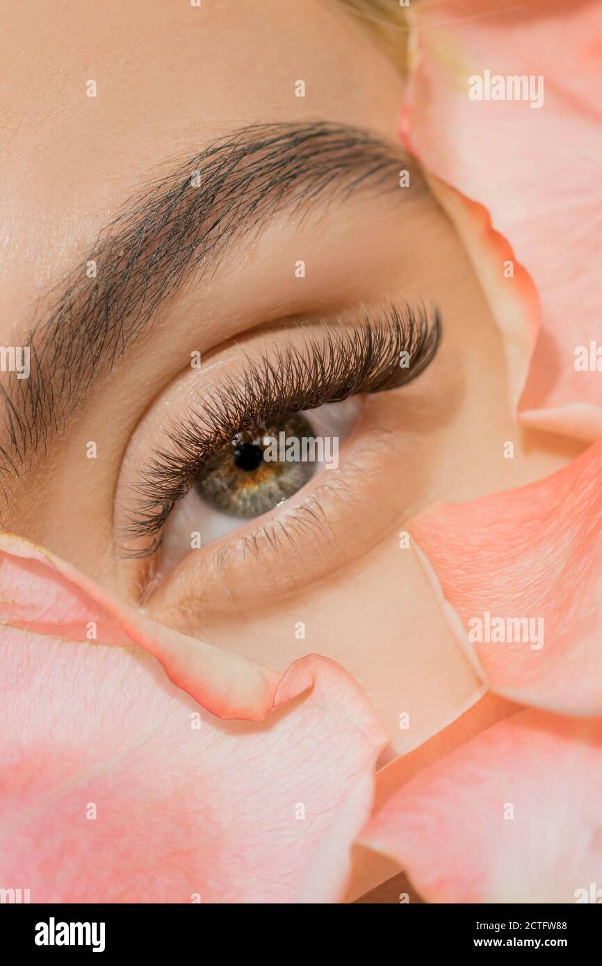 Eyeliner verde immagini e fotografie stock ad alta risoluzione - Alamy