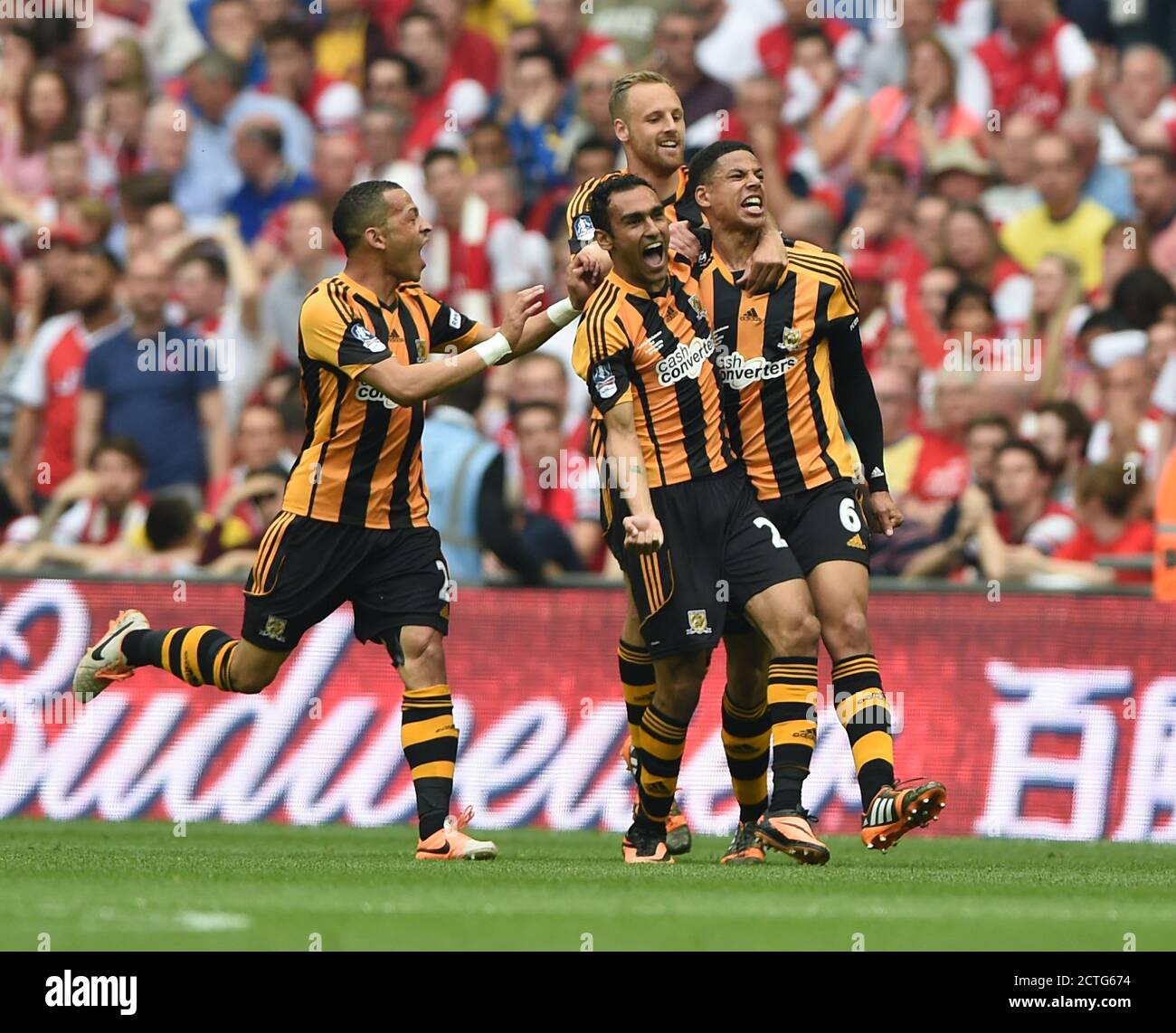 CURTIS DAVIES CELEBRA IL PUNTEGGIO PER LA CITTÀ DI SCAFO 2-0 ARSENAL V HULL. Fa CUP FINAL 2014 Copyright Picture : © Mark Pain / ALAMY Foto Stock