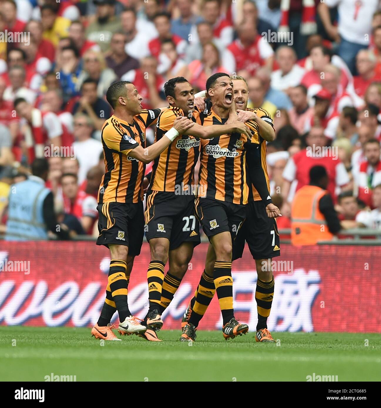 CURTIS DAVIES CELEBRA IL PUNTEGGIO PER LA CITTÀ DI SCAFO 2-0 ARSENAL V HULL. Fa CUP FINAL 2014 Copyright Picture : © Mark Pain / ALAMY Foto Stock