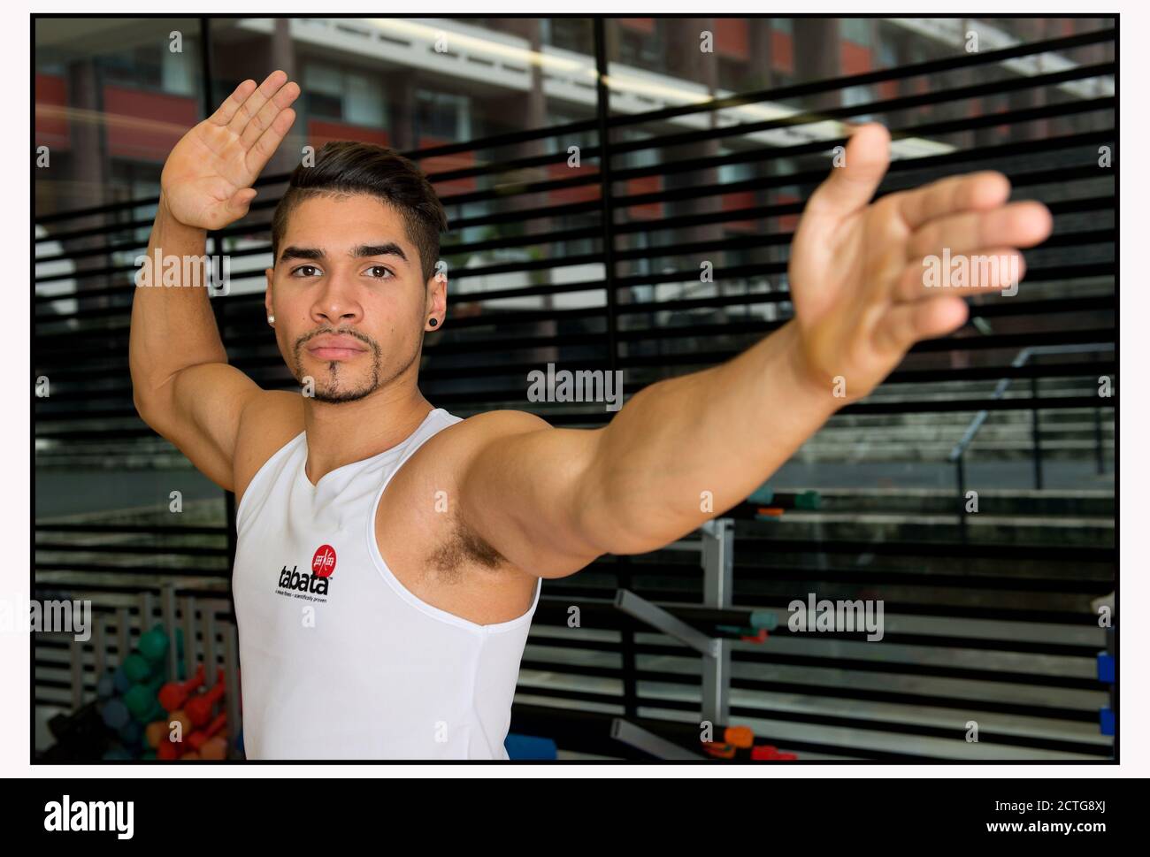 LOUIS SMITH, GYMNAST DI GB OLYMPIC AL LONDON 2012, DISCUTE IL SUO RITORNO ALLA FORMA FISICA COMPETITIVA. IMMAGINE DI CREDITO : © MARK PAIN / ALAMY Foto Stock