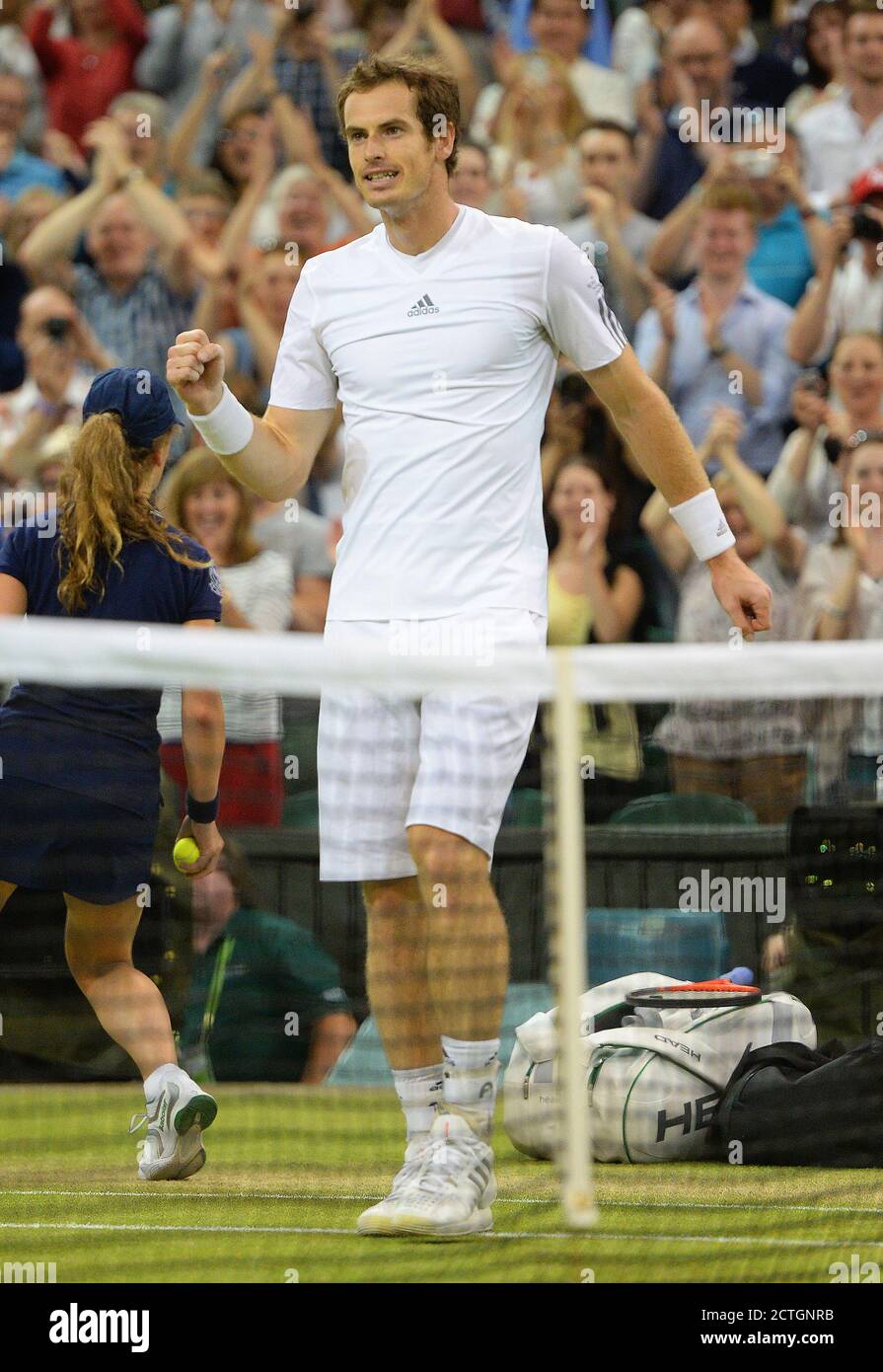 ANDY MURRAY ANDY MURRAY / JERZY JANOWICZ. MENS SEMI-FINAL WIMBLEDON CHAMPIONSHIPS 2013 PHOTO CREDIT : © MARK PAIN / ALAMY STOCK PHOTO Foto Stock