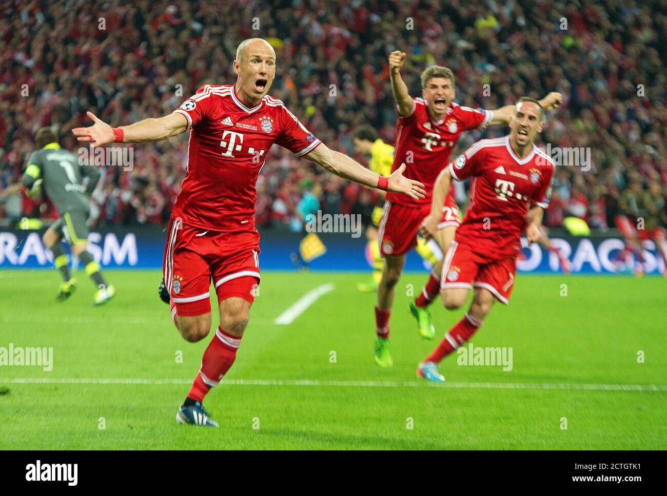 ARJEN ROBBEN CELEBRA IL PUNTEGGIO PER LA BAYERN MONACO DI BAVIERA PER VINCERE LA CHAMPIONS LEAGUE BORUSSIA DORTMUND CONTRO FC BAYERN MUNICH CL FINALE 2013. IMMAGINE: DOLORE DEL CONTRASSEGNO Foto Stock