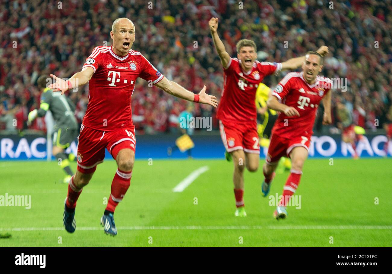 ARJEN ROBBEN CELEBRA IL PUNTEGGIO PER LA BAYERN MONACO DI BAVIERA PER VINCERE LA CHAMPIONS LEAGUE BORUSSIA DORTMUND CONTRO FC BAYERN MUNICH CL FINALE 2013. IMMAGINE: DOLORE DEL CONTRASSEGNO Foto Stock