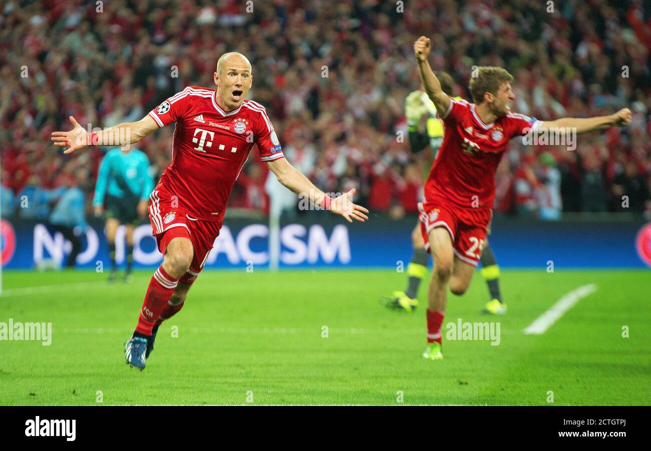 ARJEN ROBBEN CELEBRA IL PUNTEGGIO PER LA BAYERN MONACO DI BAVIERA PER VINCERE LA CHAMPIONS LEAGUE BORUSSIA DORTMUND CONTRO FC BAYERN MUNICH CL FINALE 2013. IMMAGINE: DOLORE DEL CONTRASSEGNO Foto Stock