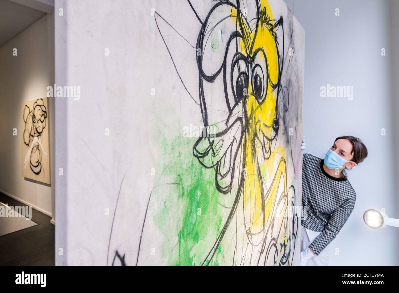 Londra, Regno Unito. 23 Settembre 2020. Divertente come era, 2020 - Opera Gallery presenta una mostra di nuove opere dell'artista britannico George Morton-Clark. Parte dei proventi delle vendite sarà a sostegno della comunità di Beirut a seguito del recente scoppio con donazioni alla Pediatric Intensive Care Unit presso il St. Georges Hospital di Beirut. La Galleria dell'Opera di Londra lavorerà a stretto contatto con la Galleria di Beirut, che si trova a poche centinaia di metri dall'esplosione ed è stata distrutta. Credit: Guy Bell/Alamy Live News Foto Stock