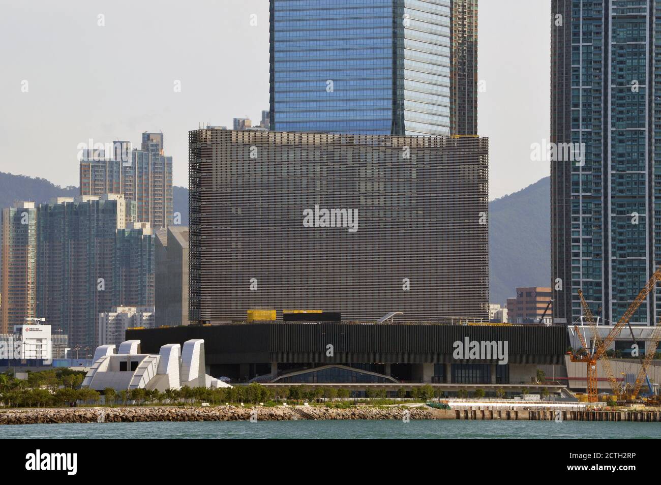 M+ Museum, un museo d'arte contemporanea, in costruzione nel distretto culturale di West Kowloon, Hong Kong (settembre 2020) Foto Stock