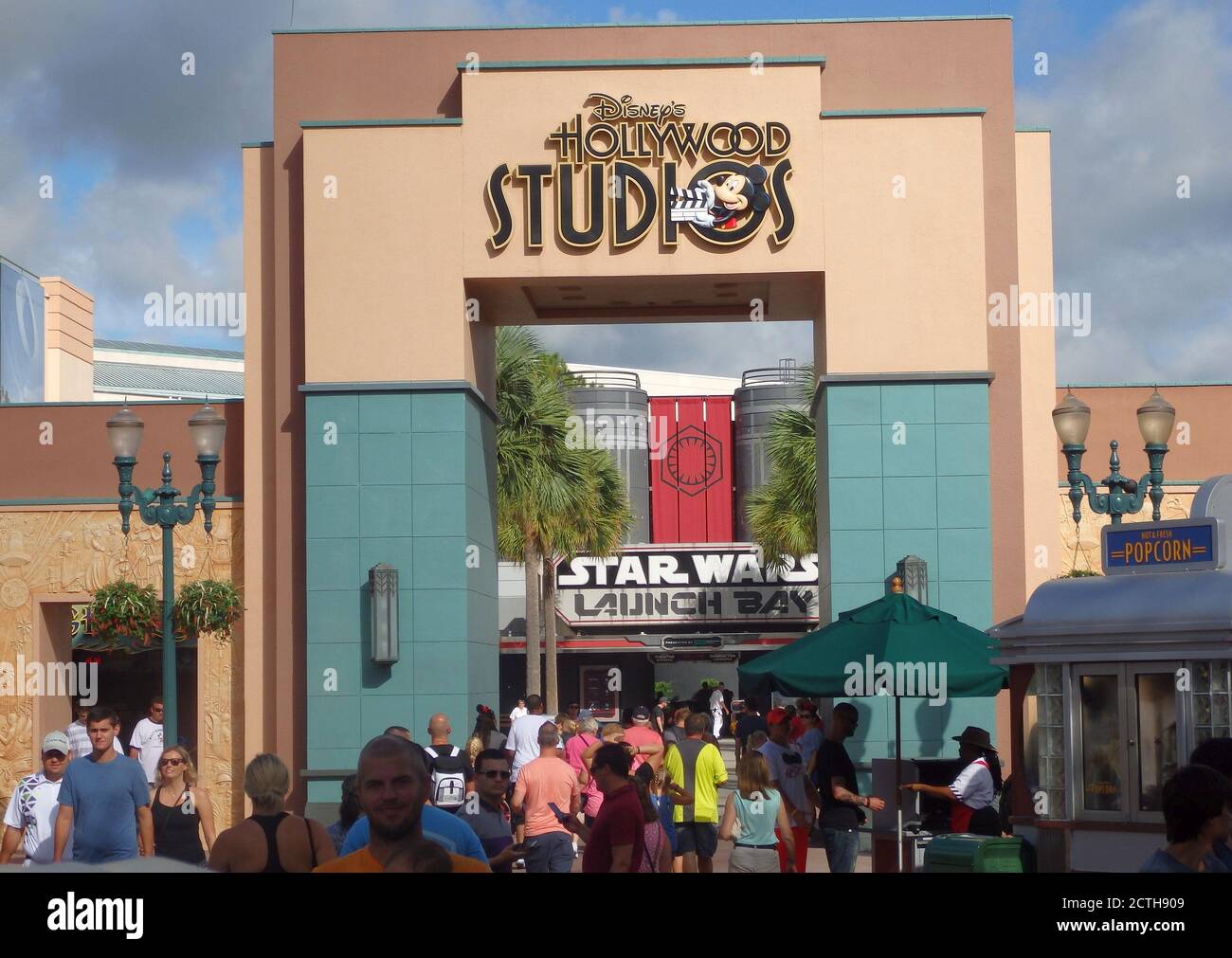 L'entrata ad arco per gli Hollywood Studios Disney, il Walt Disney World, Orlando, Florida, USA Foto Stock