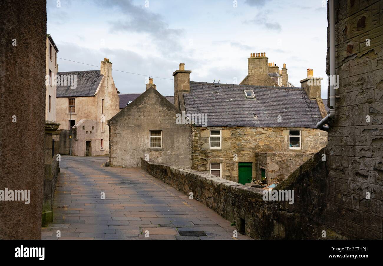 Vista di vecchi edifici su Commercial Street nel centro storico di Lerwick, Shetland Isles, Scozia, Regno Unito Foto Stock