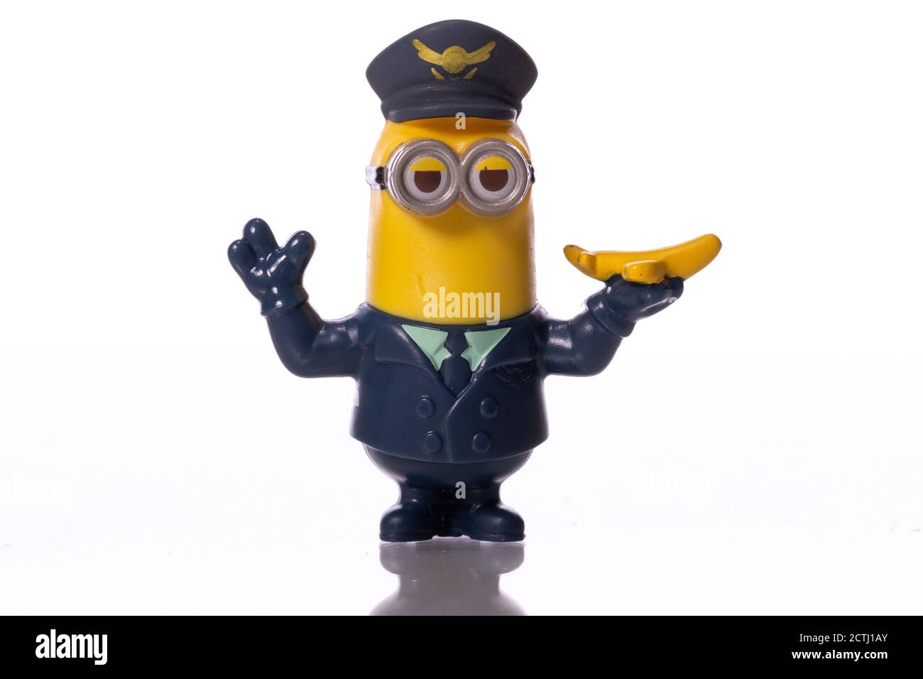 Los Angeles, Stati Uniti d'America - 17 agosto 2020: Il poliziotto di Minion McDonalds il giocattolo di happymeal Foto Stock