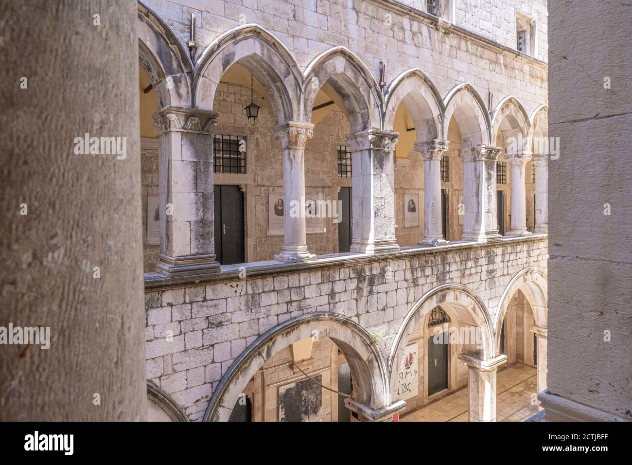 Dubrovnik: L'atrio del Palazzo Sponza Foto Stock