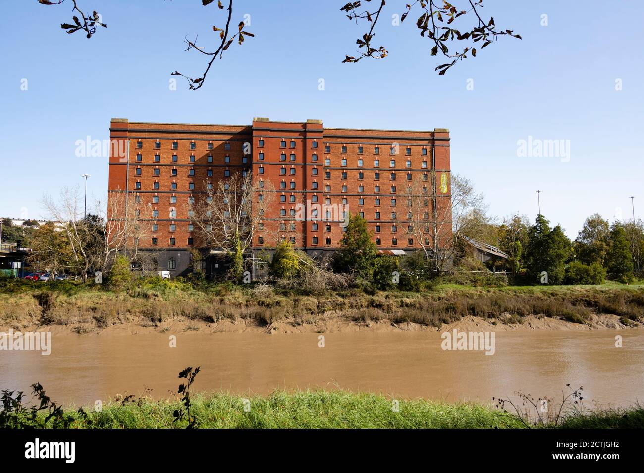 Vecchio magazzino di tabacco legato, ora utilizzato dal Centro di creazione ecohome Bristol, Inghilterra. Settembre 2020 Foto Stock