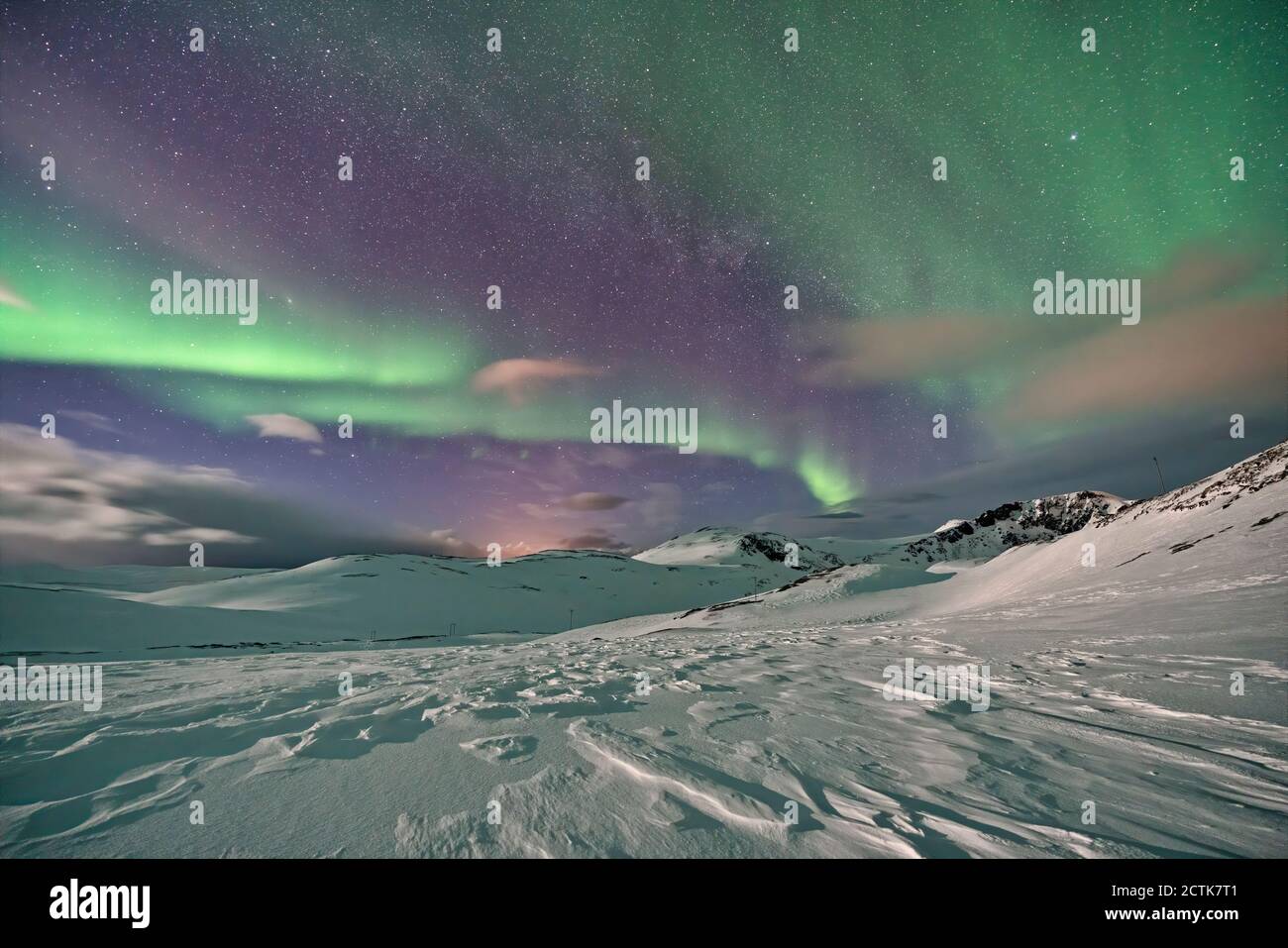 Aurora boreale sulle montagne, Finnmark, Norvegia Foto Stock