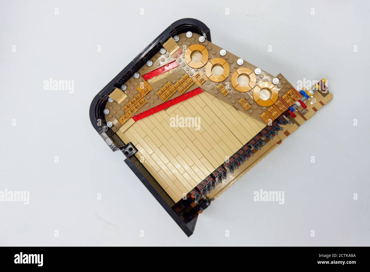 Viene visualizzato il modello a piano LEGO, appartenente alla Ideas Series con il numero di serie 21323, il 1° agosto 2020. Il modello, che è composto da ov Foto Stock